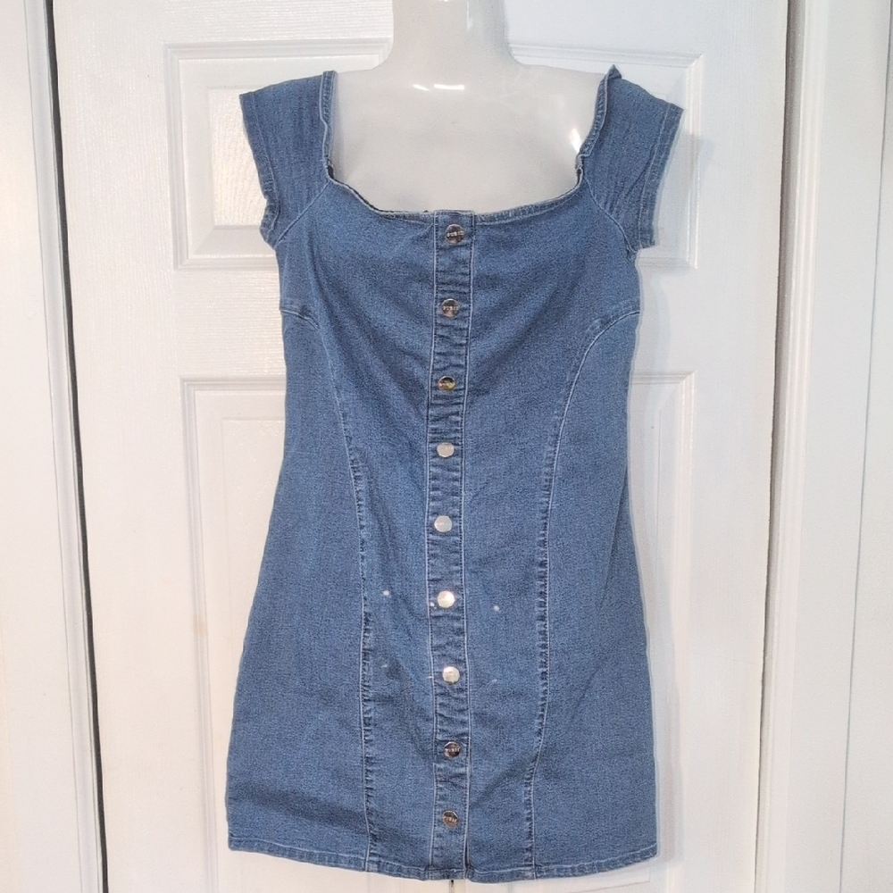Guess Blue Denim Off The Shoulder Button. Dress